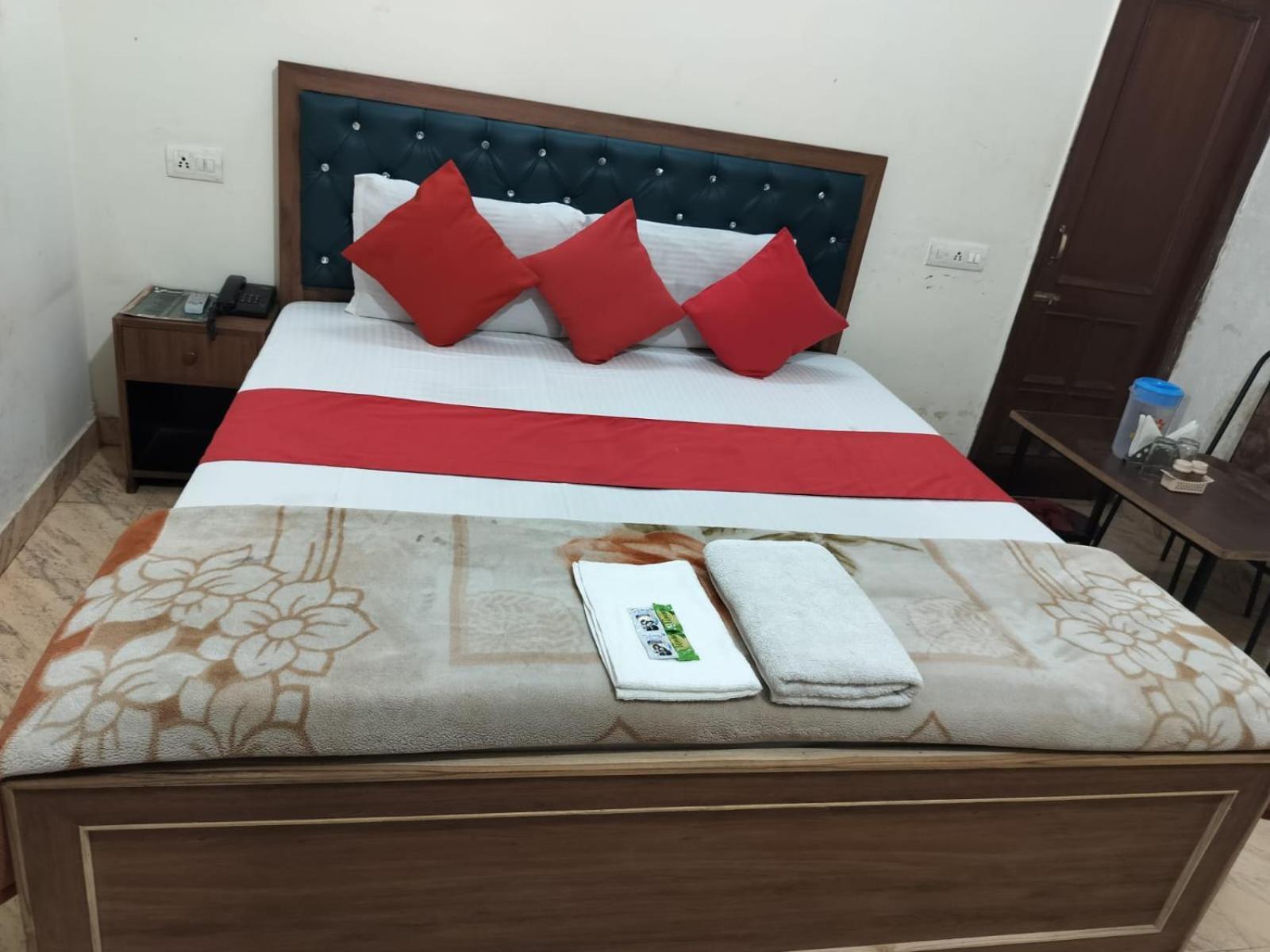 Chandīgarh Hotel Holiday Inn Paradise מראה חיצוני תמונה