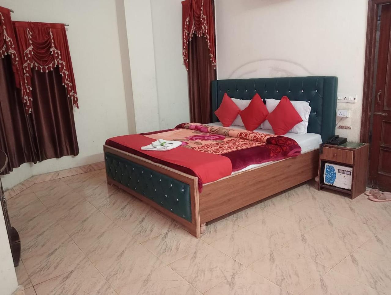 Chandīgarh Hotel Holiday Inn Paradise מראה חיצוני תמונה